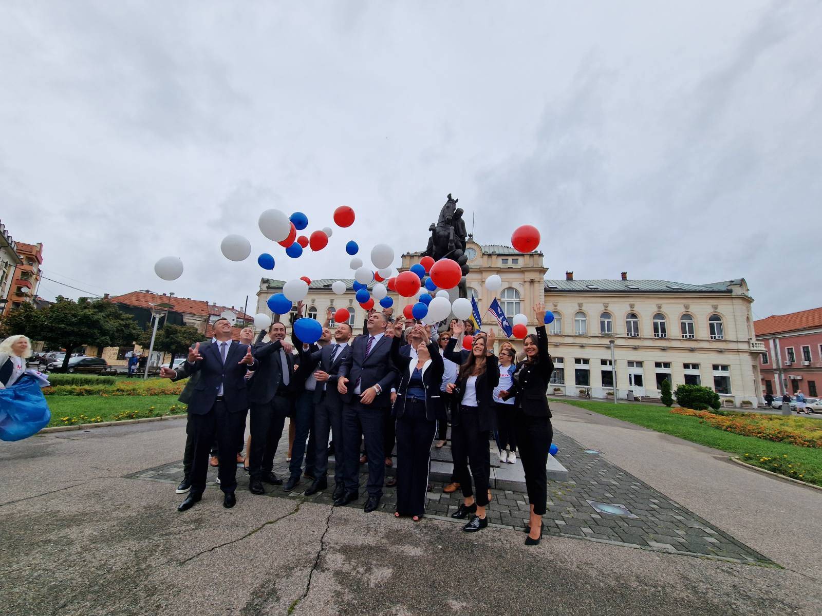 Bijeljinski DEMOS obilježio početak kampanje: „Branićemo interese Srpske bez dileme!“ (FOTO)
