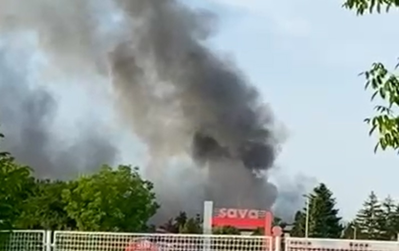 Požar u krugu fabrike 