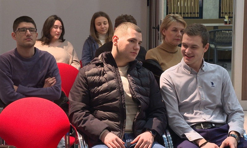 U Bijeljini nastavljeni besplatni kursevi ruskog jezika za odrasle: Znanje koje može donijeti velike rezultate (FOTO)