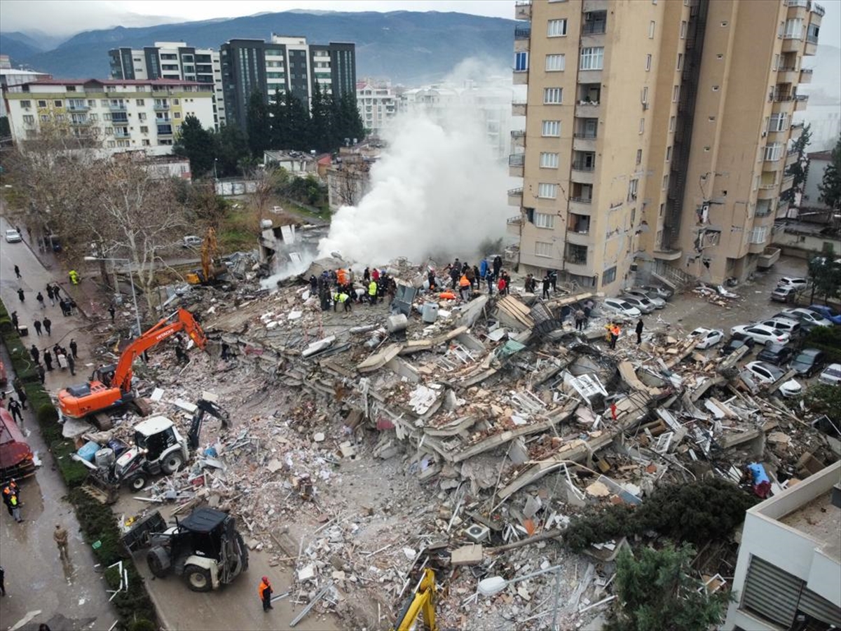 NOVI PODACI U zemljotresu u Turskoj poginula 1.541 osoba, skoro 10.000 povrijeđeno (FOTO, VIDEO)