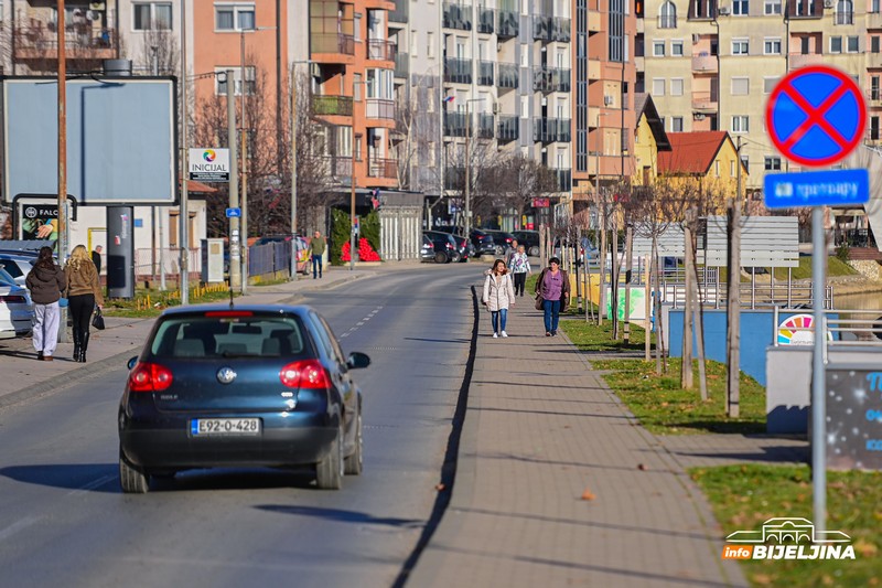 Bijeljinske ulice i kafići pune građana, već sutra slijedi velika promjena (FOTO)