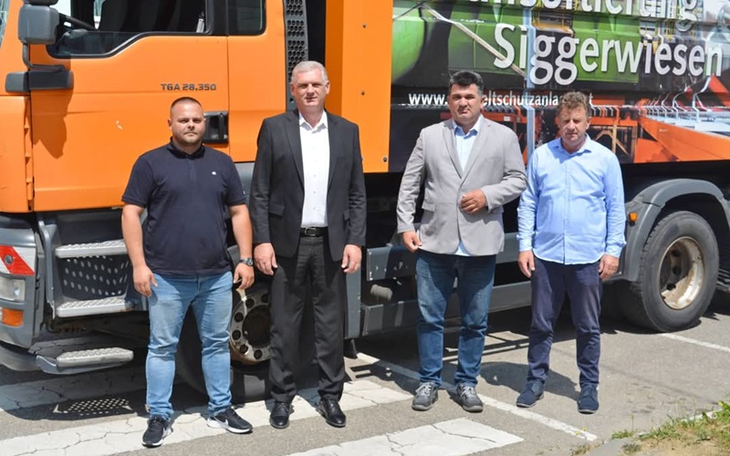 Grad Salcburg donirao Loparama kamion za prikupljanje čvrstog otpada