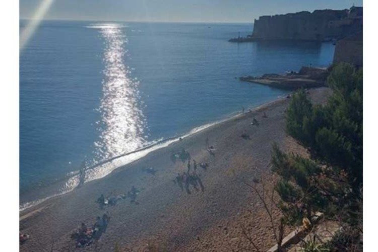 Visoke temperature u Dalmaciji: Kupanje u januaru na 19,3 stepena