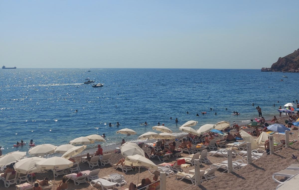 Pet osoba ispalo iz čamca u Sutomoru