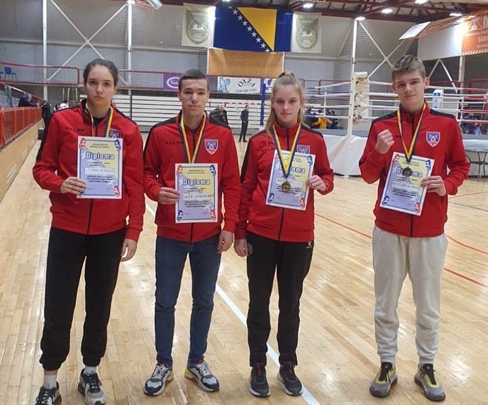 Sve više mladih Bijeljinaca zainteresovano za boks: Vitrine 