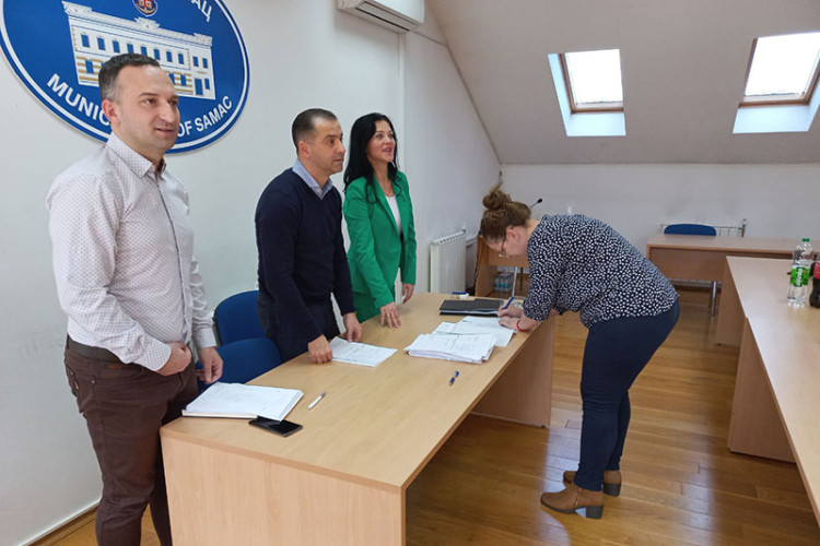 Šamac: Po 150 KM mjesečno za porodice sa četvoro i više djece