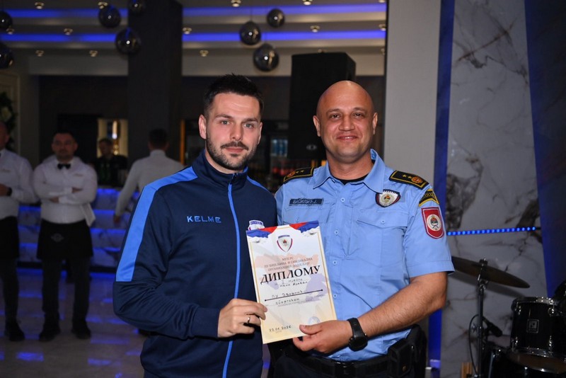 Bijeljina: Na sportskim igrama više od 80 pripadnika MUP-a, ministar pokazao umijeće u streljaštvu (FOTO)