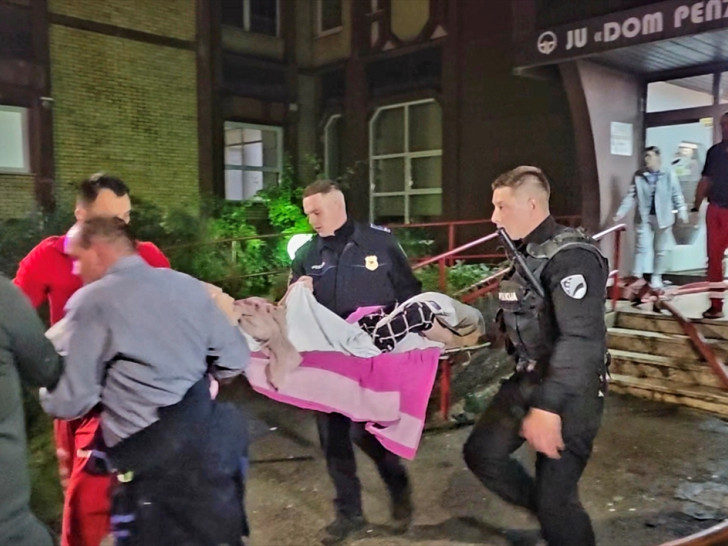 U požaru u Domu penzionera u Tuzli 10 mrtvih, među 20 povrijeđenih policajci i vatrogasci (FOTO, VIDEO)