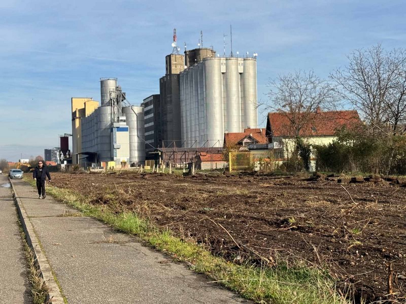 Bijeljina: Uklanjaju šiblje kod stare željezničke pruge, prva faza završena