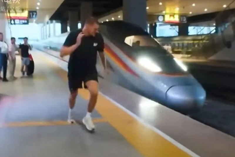 Jokić se u Kini trkao se sa superbrzim vozom od 350 km/h (VIDEO)