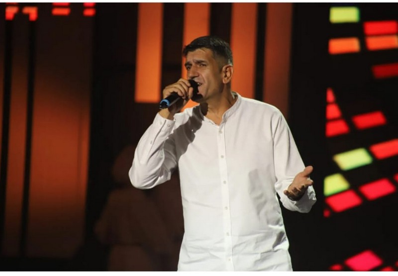 Bijeljinac Ibro Milkić - nekad kovač, a sad pjevač: Prvu noć u kafani zaradio 10 fabričkih plata (FOTO)