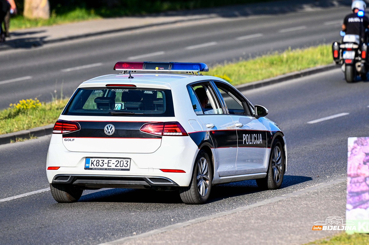Težak udes na putu između Bosanskog Petrovca i Livna