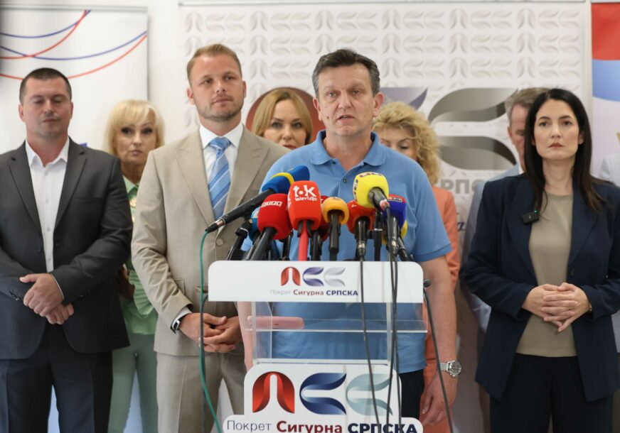Status umjesto sastanka: Kako je Blanušin FEJSBUK POTEZ otvorio bitku za Vladu i uzdrmao opozicioni dogovor