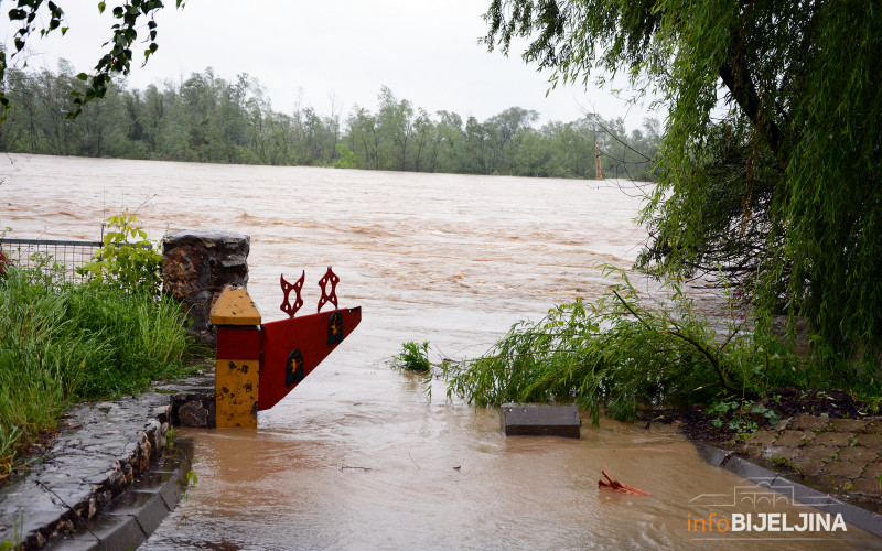 Federalna uprava Civilne zaštite upozorava na poplave i klizišta