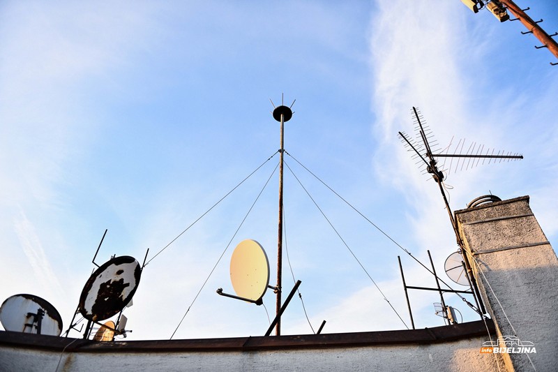 Bijeljina: Žele da uklone radioaktivni gromobran, ali ne zna se ko je nadležan (FOTO)