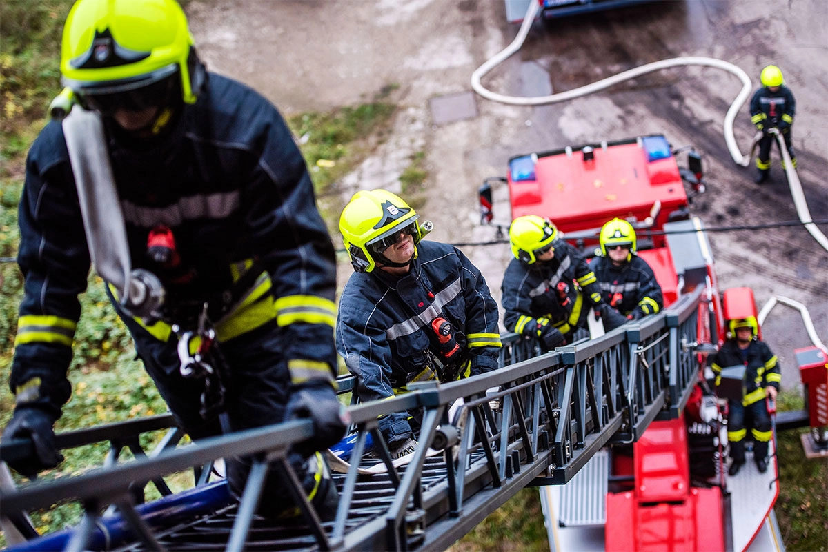 Broj požara u Banjaluci raste: Vatrogasci ove godine intervenisali čak 305 puta
