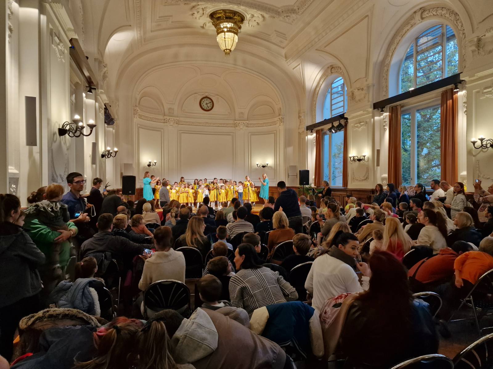 U organizaciji Predstavništva RS u Austriji: Puna sala gostiju uživala u koncertu “Vrapčića” u Beču