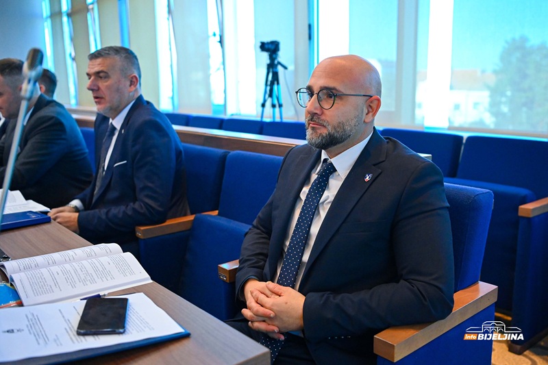 Tomić: Rukovodstvo Skupštine grada Bijeljina hitno da podnese ostavku, sugrađani zgroženi