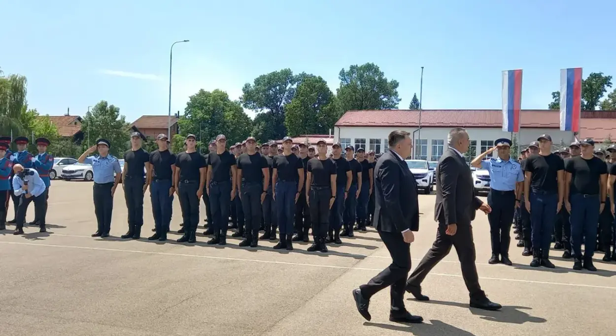 Minić uručio ključeve novih vozila pripadnicima MUP-a
