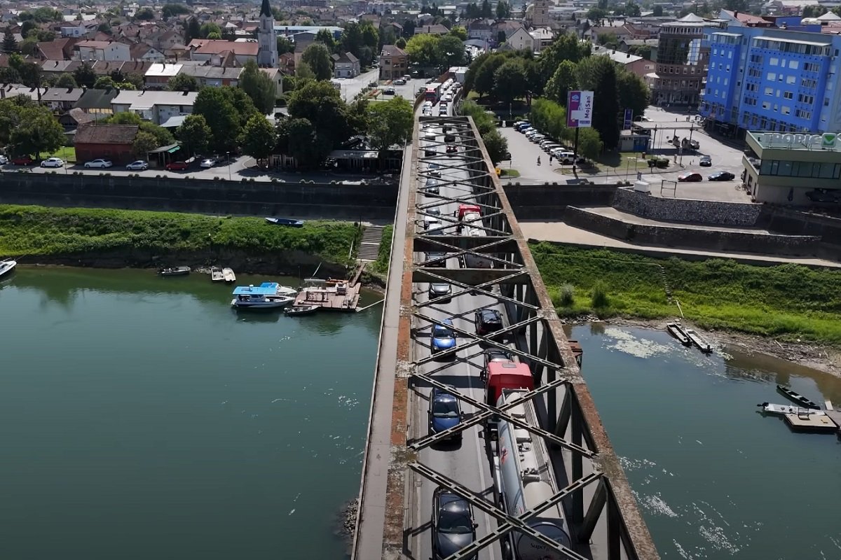 Kilometarske kolone na graničnim prelazima