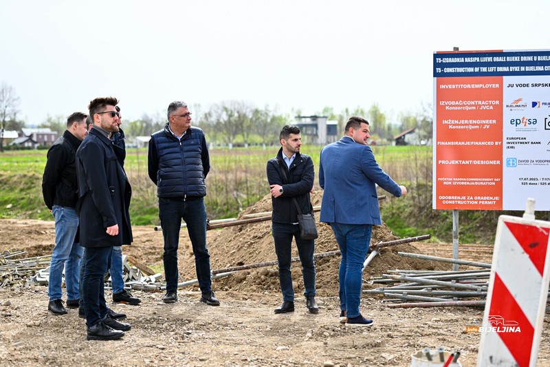 Bijeljina: Izgradnja drinskog nasipa u toku, evo kada se očekuje završetak radova (FOTO)