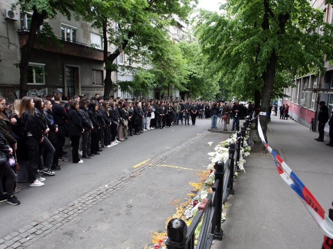 Srbija zavijena u crno; Od sutra trodnevna žalost zbog nezapamćene tragedije