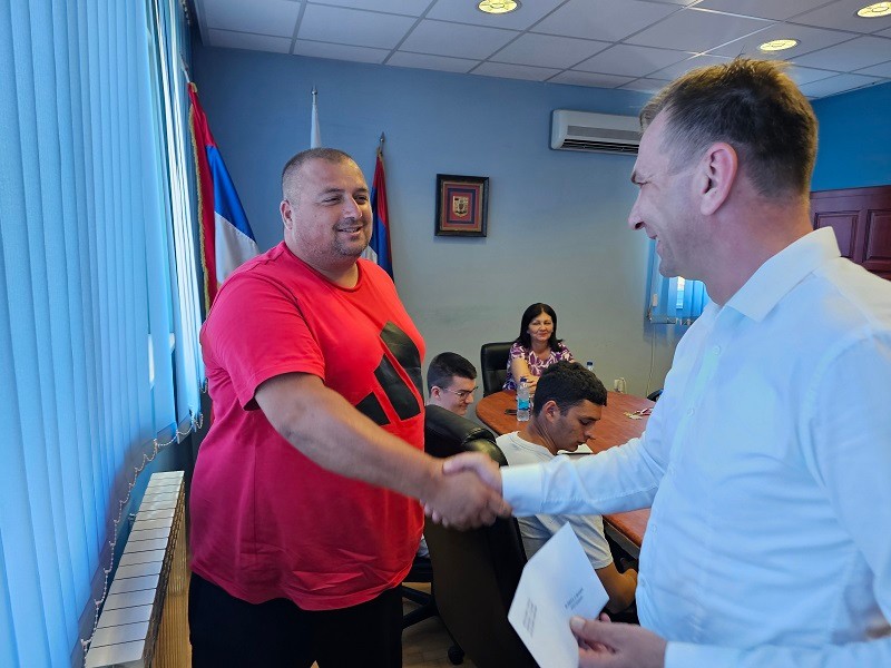 Nagrade najboljim srednjoškolcima od opštine Ugljevik: Znanjem grade sebe i svoj Ugljevik