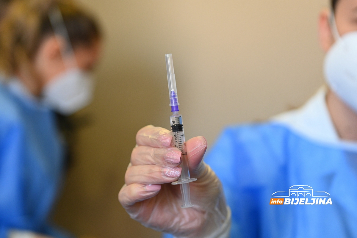 Za vakcinu se prijavilo oko 400 medijskih radnika u Srpskoj