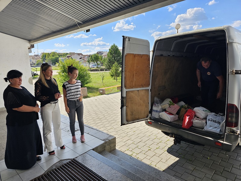 Iz Banjaluke stigla 183 kompleta udžbenika za ugljevičke osnovce