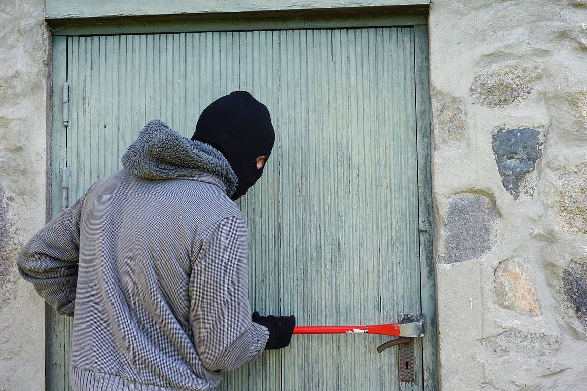 Provaljeno u prostorije jedne partije u Banjaluci, ukradeni laptopi, novac i ključ od vozila