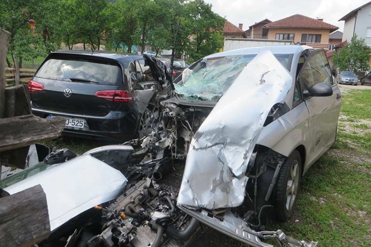 Preminula tromjesečna beba, treća žrtva teške saobraćajne nesreće kod Rogatice