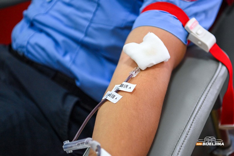 Desetine policajaca PU Bijeljina donirale krv: Neki u humanom čini učestvuju i više od 50 puta (FOTO)