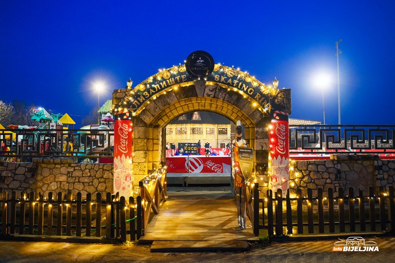 Vrhunski doživljaj u Etno selu Stanišići: Osjetite adrenalin na klizalištu od 500 kvadrata (FOTO)