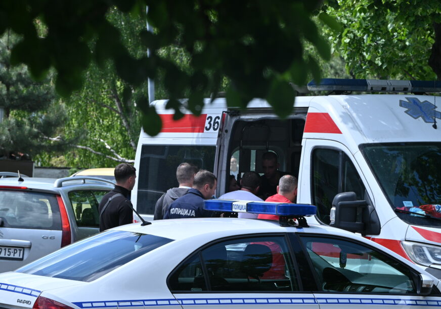 PRESRELI GA I IZBOLI NOŽEM Mladić teško povrijeđen, hitno prevezen u bolnicu