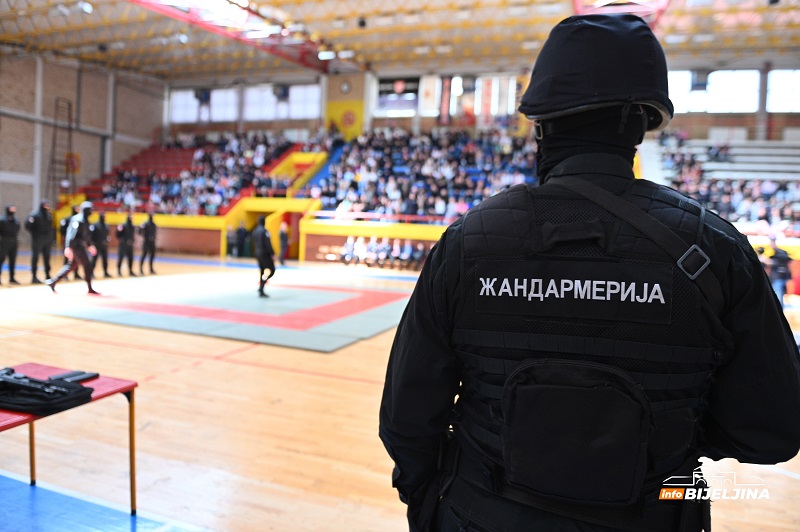 Bijeljina: Promovisana Srednja škola unutrašnjih poslova, trenutno potrebno stotine policajaca (FOTO)