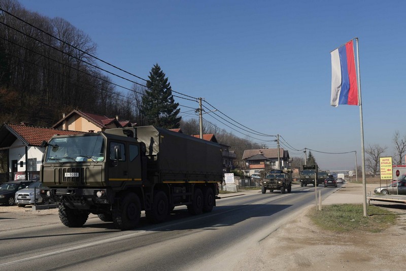 Vozila EUFOR na auto-putu 9. januar i u Doboju (FOTO)