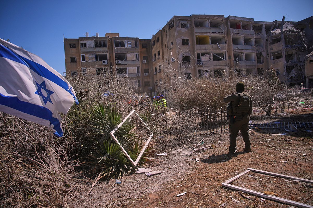 Iran zasipa raketama i dronovima izraelske vojne ciljeve
