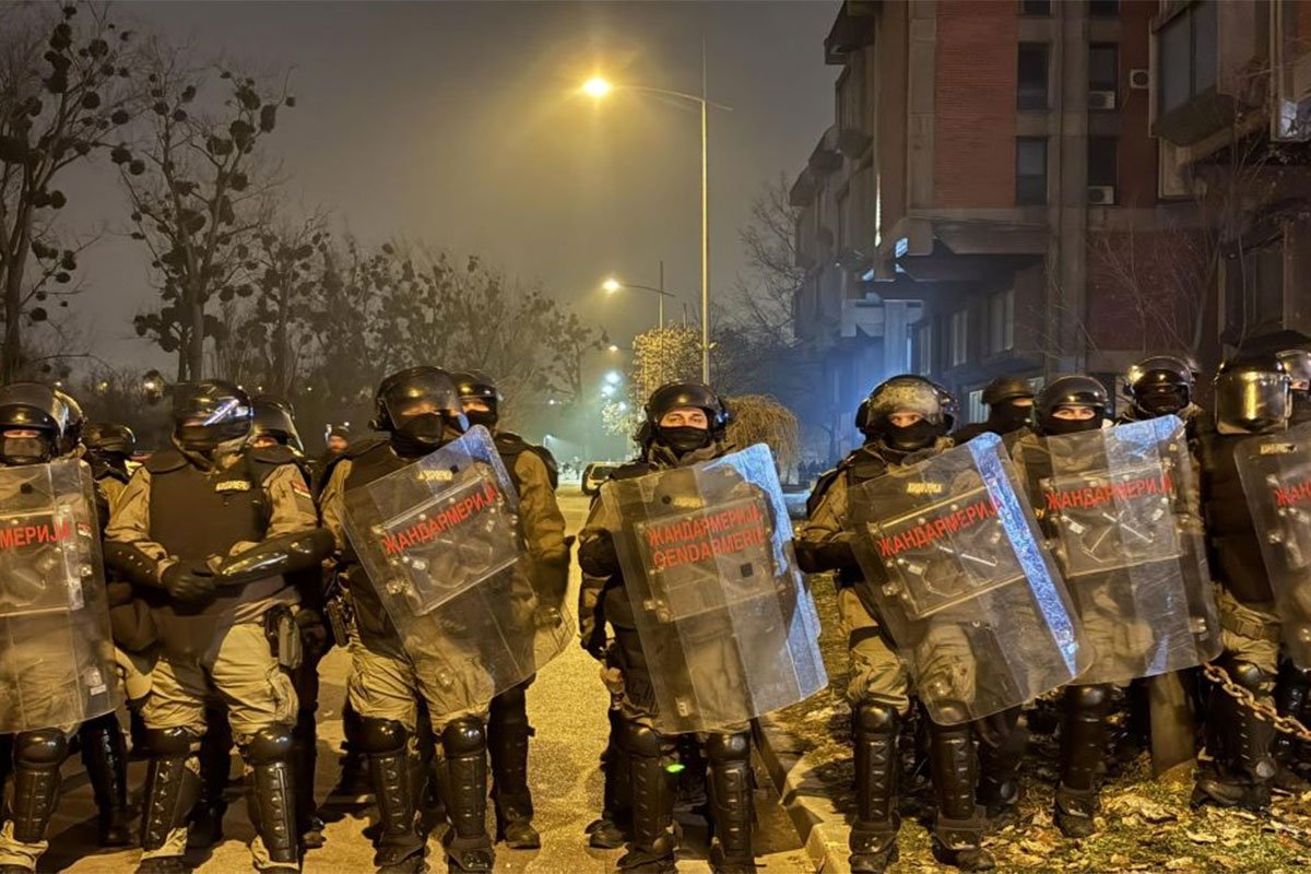 Policija izbacila studente sa Filozofskog fakulteta u Novom Sadu