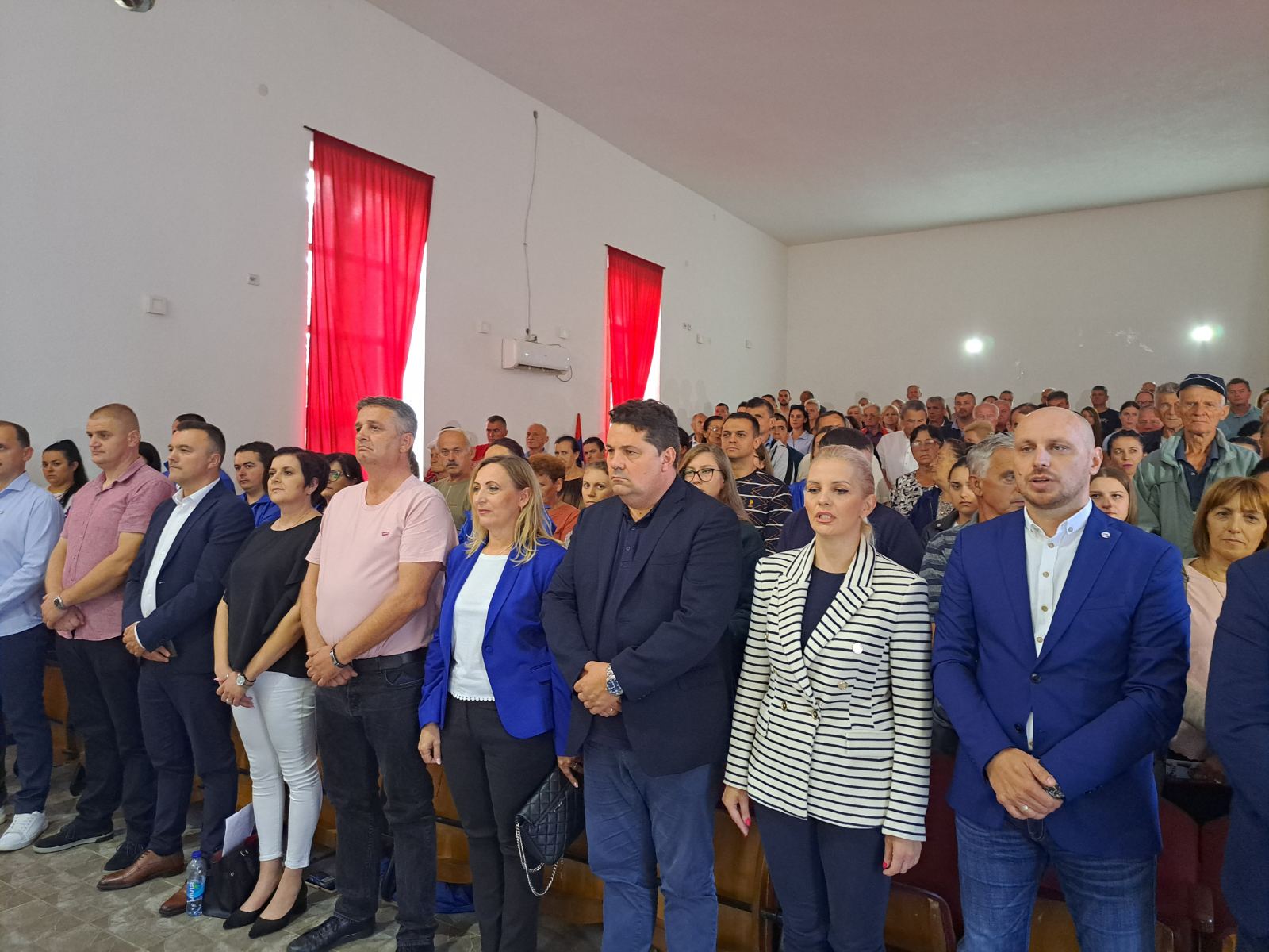 Velika sala ponovo mala-održana tribina Ujedinjene Srpske u Šipovu
