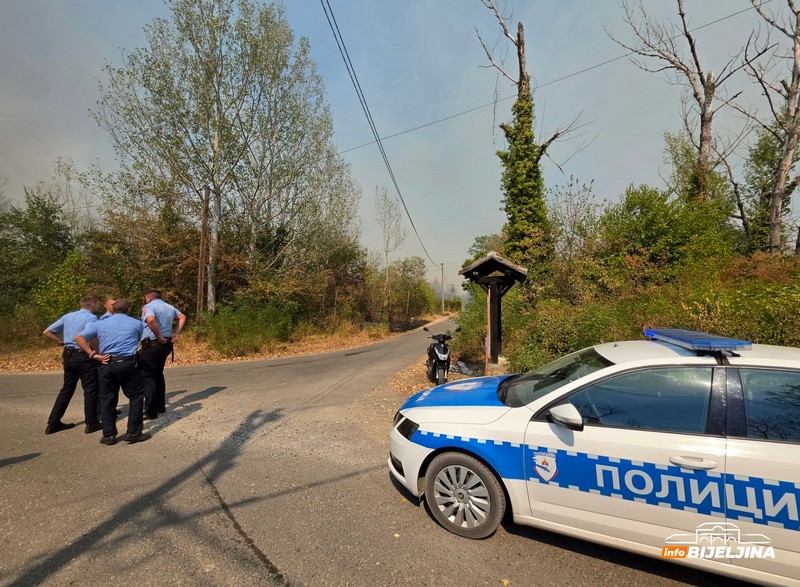 Amajlije: Požar zaprijetio vikend naselju, na nogama kompletna vatrogasna jedinica (FOTO)
