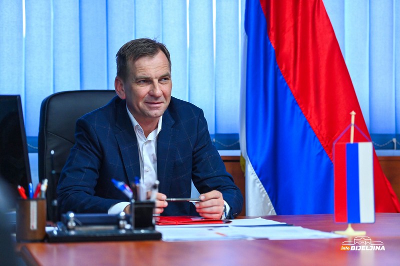 Božićni intervju načelnika Ugljevika: Godina poštenog rada, brige za ljude i temelja za sigurniju budućnost