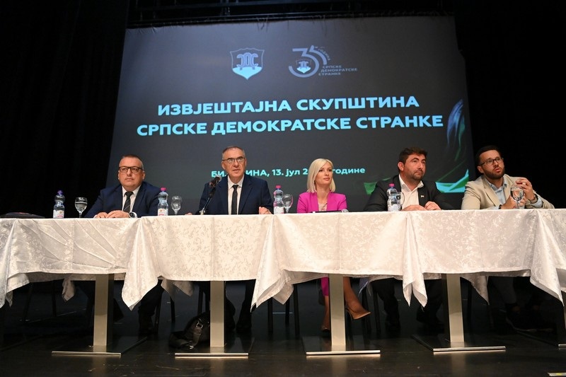 Bijeljina: Počela Izvještajna Skupština SDS-a, šta će delegati odlučiti? (FOTO) 