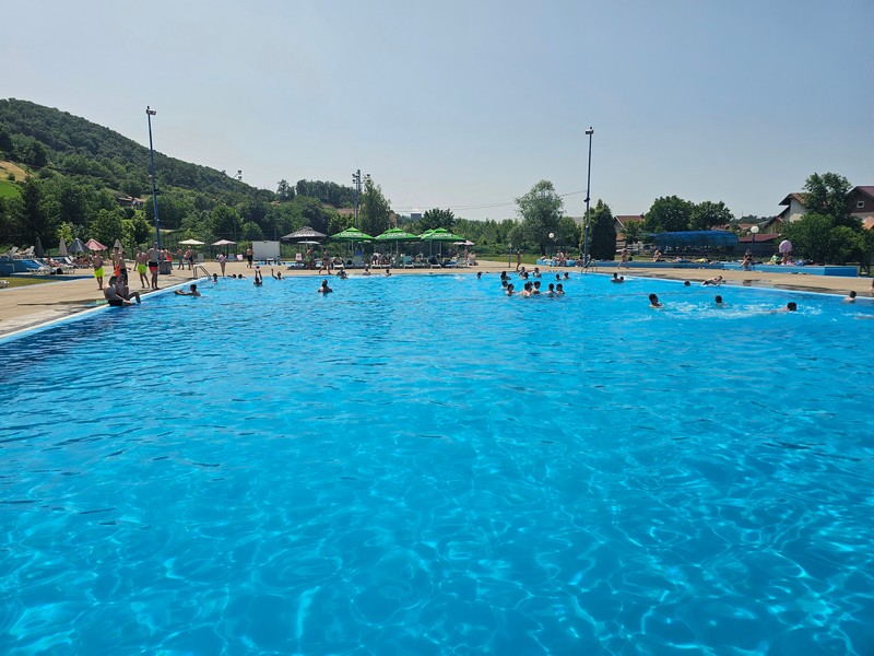 Ugljevički bazeni otvoreni: Djeca do 10 godina ulaze besplatno!