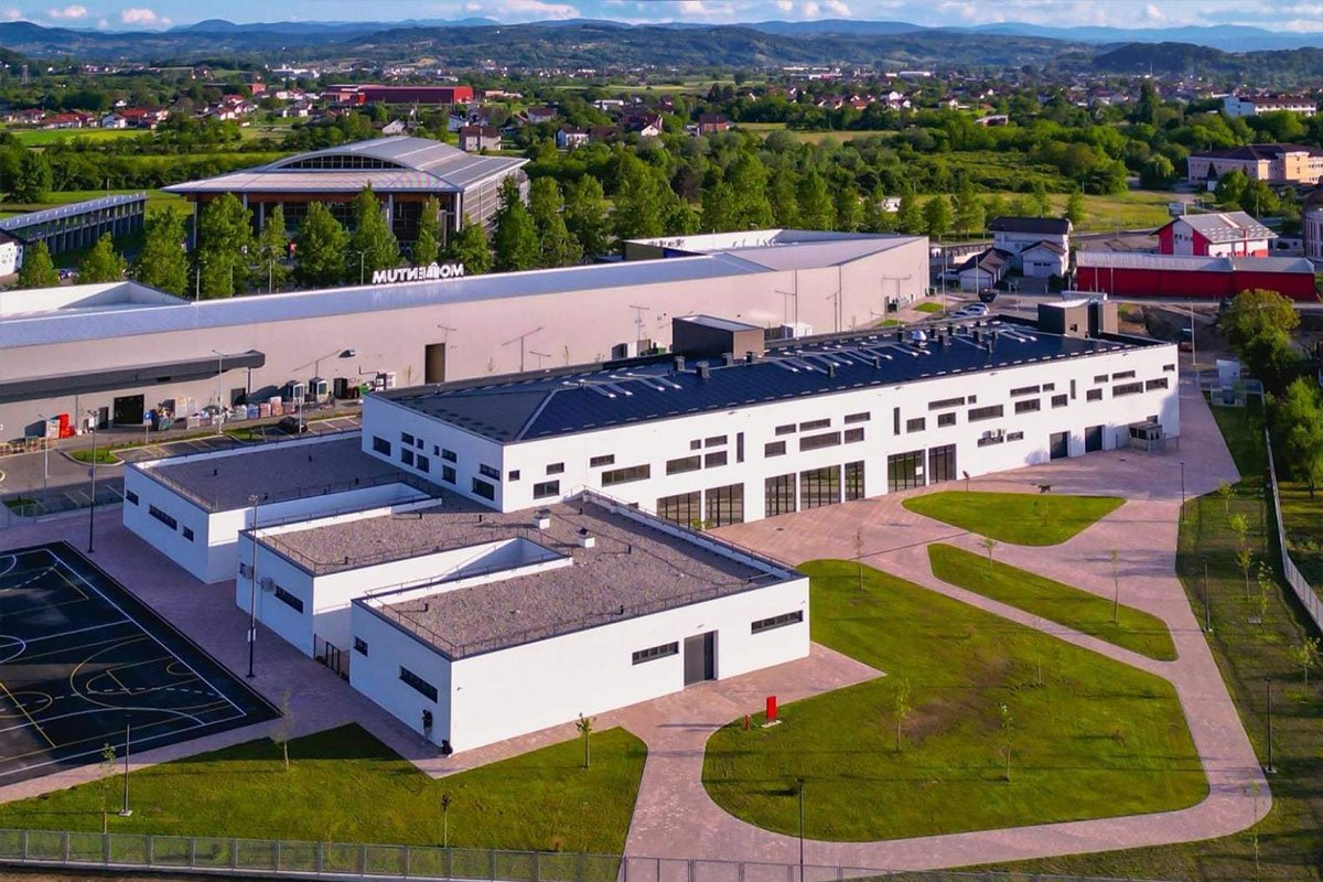 Oglasila se škola iz Laktaša o padanju učenika u nesvijest