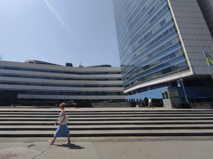 Revizori otkrili nepravilnosti: Ugovori o djelu godinama izvlače milione iz budžeta institucija BiH