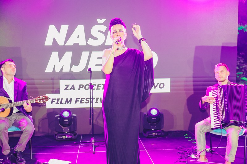 Spektakularan koncert Amire Medunjanin: Kako je Bingo Group Festivalski trg pretvorio u Naše mjesto