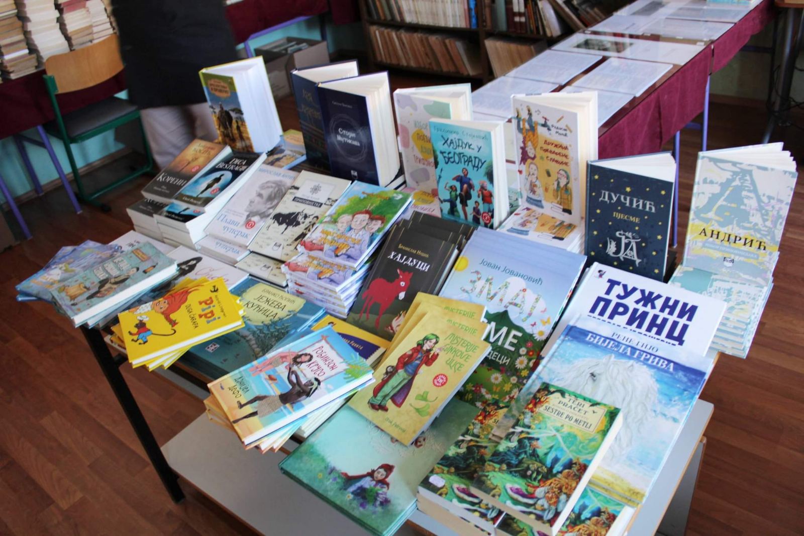 Privrednik iz Njemačke uručio školi u Priboju donaciju vrijednu 3.000 KM (FOTO)