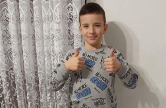 Pokrenut apel za liječenje Danina Mehića (9) iz Travnika: Ovaj maleni heroj od rođenja ima kraću lijevu nogu