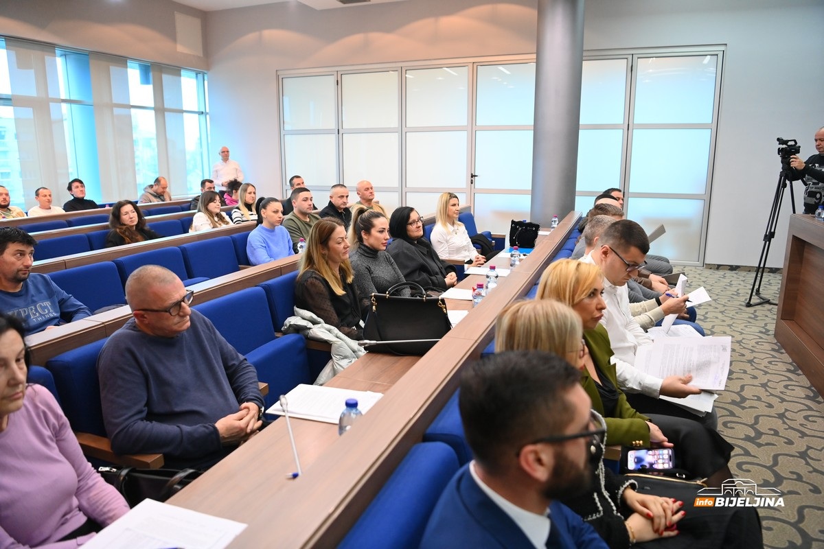 U Bijeljini potpisani ugovori po programima zapošljavanja i samozapošljavanja za 2025. godinu