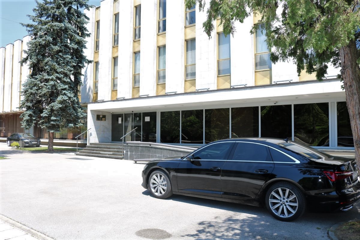 Na kojim pumpama će skupštinski automobili sipati gorivo?